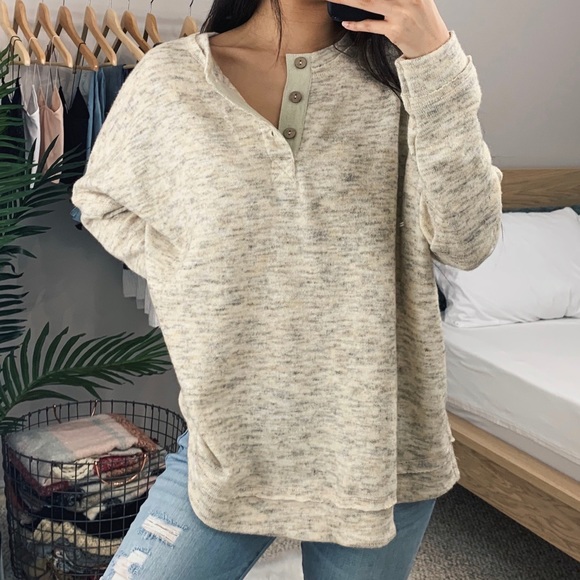 🆕 Yellow Gray Oversized Henley Sweater - Picture 8 of 8